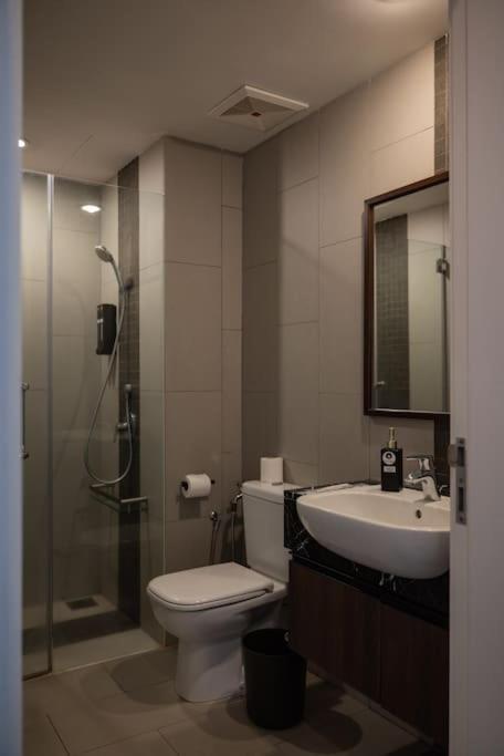 Deluxe Seaview Suite Twin Bed By The Only Bnb Tanjung Tokong Ngoại thất bức ảnh